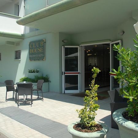 Residence Hotel Club House Cattolica Kültér fotó