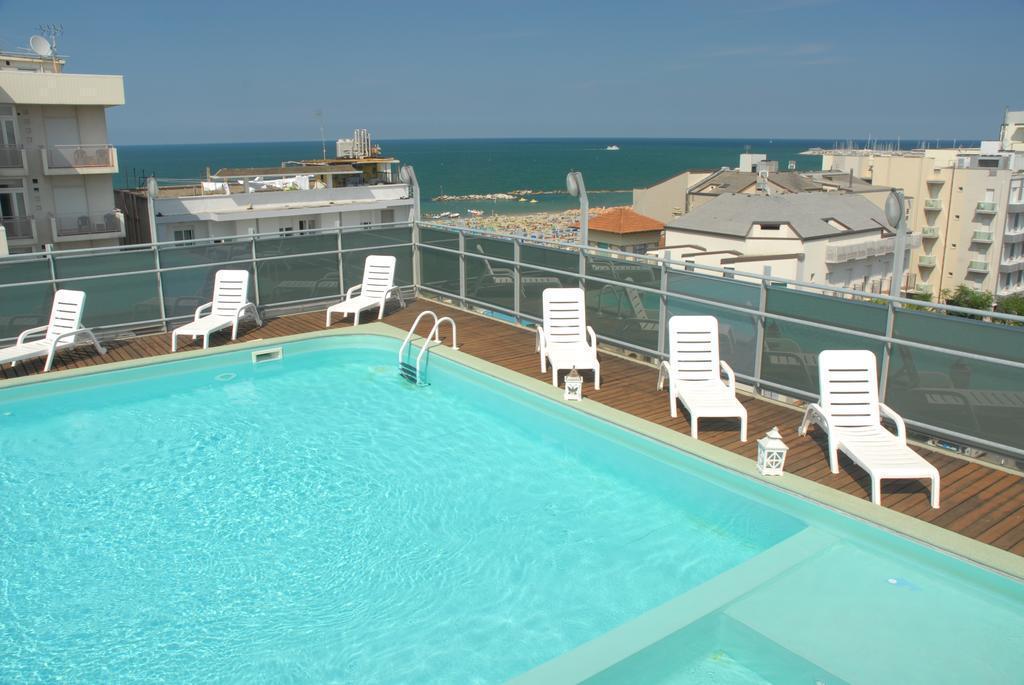 Residence Hotel Club House Cattolica Kültér fotó