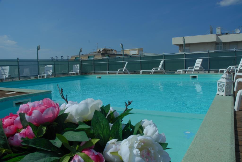 Residence Hotel Club House Cattolica Kültér fotó