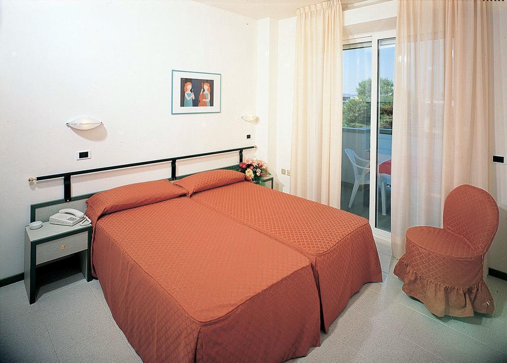 Residence Hotel Club House Cattolica Kültér fotó