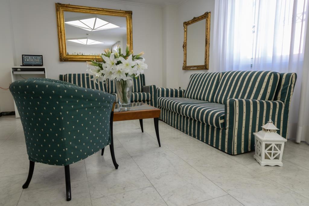 Residence Hotel Club House Cattolica Kültér fotó