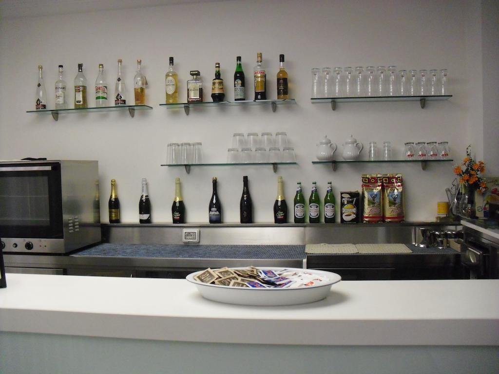 Residence Hotel Club House Cattolica Kültér fotó