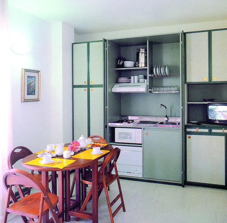 Residence Hotel Club House Cattolica Szoba fotó